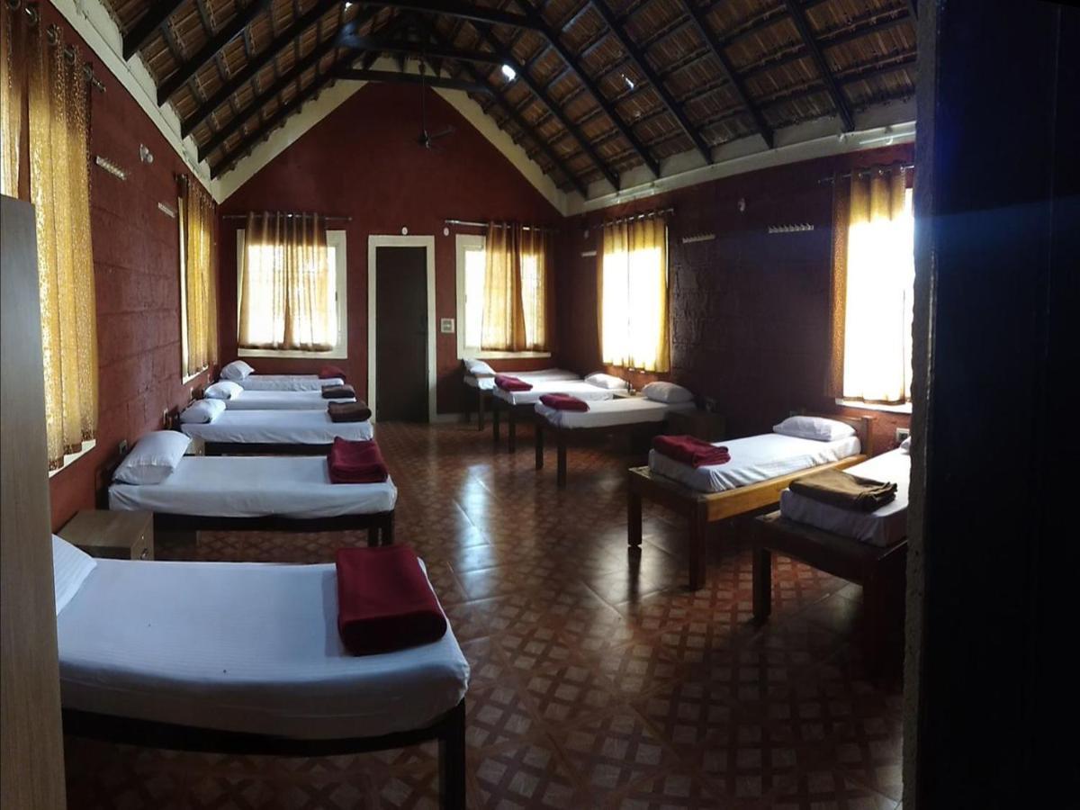 Cs County Resort Sakleshpur Bagian luar foto