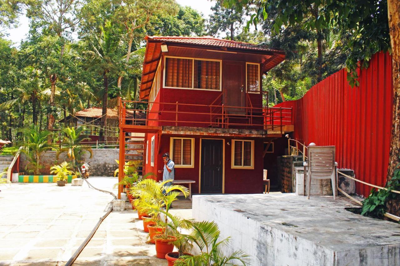 Cs County Resort Sakleshpur Bagian luar foto