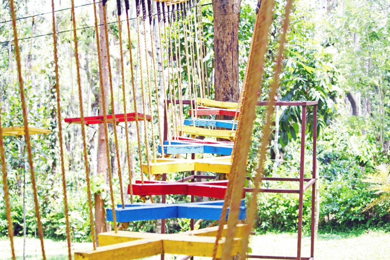 Cs County Resort Sakleshpur Bagian luar foto