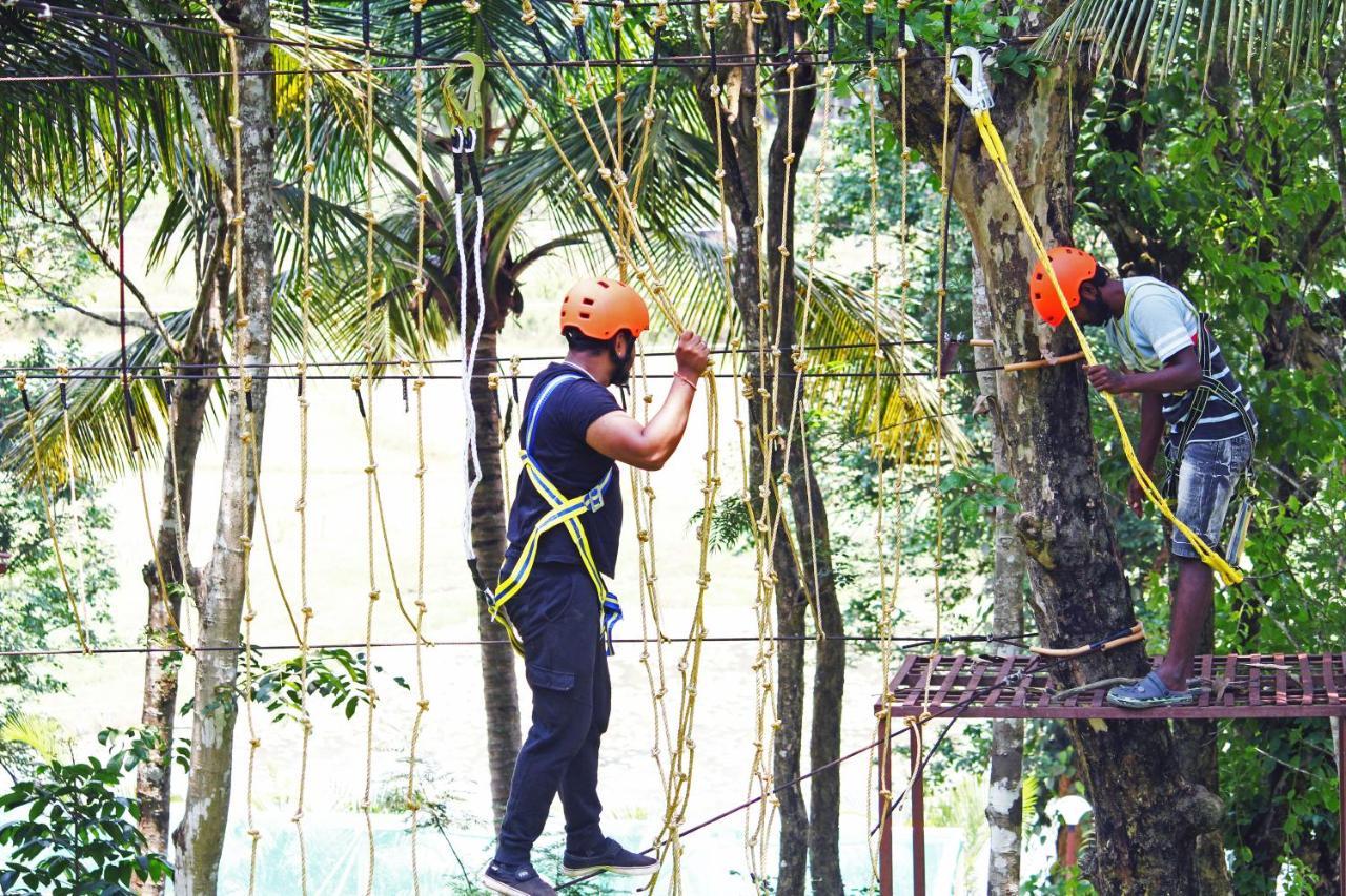 Cs County Resort Sakleshpur Bagian luar foto